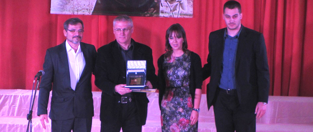 Pesniku Draganu Jovanoviću Danilovu svečano uručena književna nagrada "Lenkin prsten"
